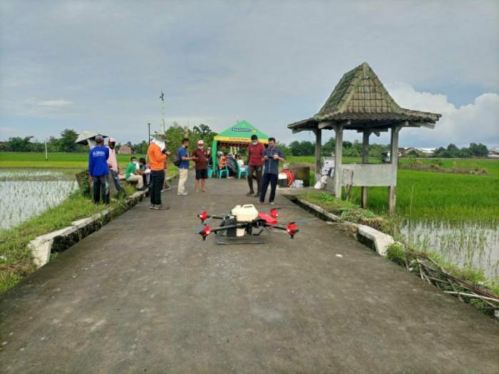 Inovasi Drone Mudahkan Petani Amankan Produksi Pangan