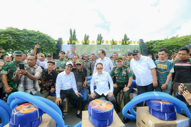 Mentan Apel Siaga Alsintan Di Jatim, Tekankan Pompanisasi Solusi Cepat ...